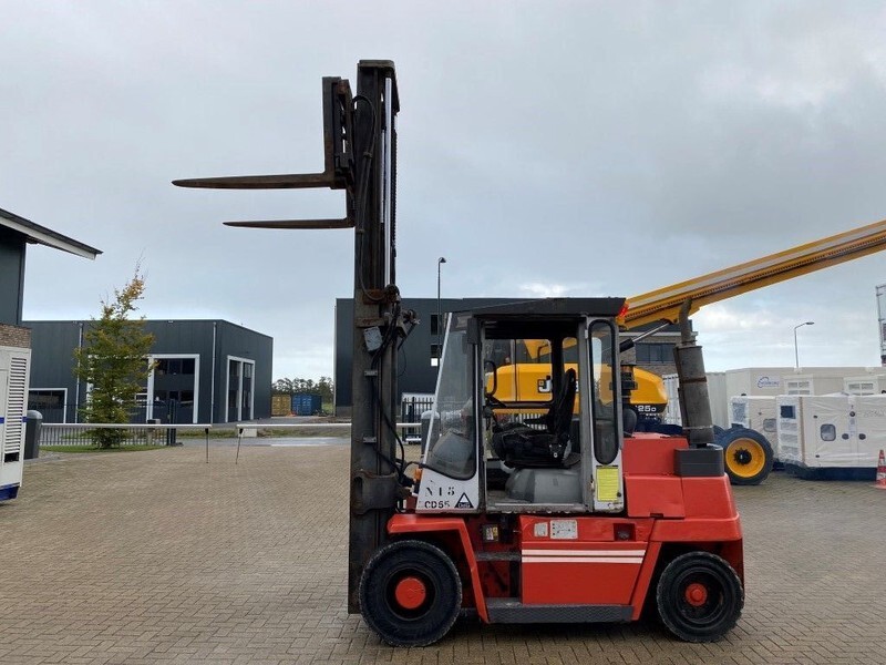 Kalmar DCD 55-6 6 ton Perkins Diesel Sideshift Positioner Freelift Heftruck - رافعة شوكية ديزل: صورة 3 Kalmar DCD 55-6 6 ton Perkins Diesel Sideshift Positioner Freelift Heftruck - رافعة شوكية ديزل: صورة 3