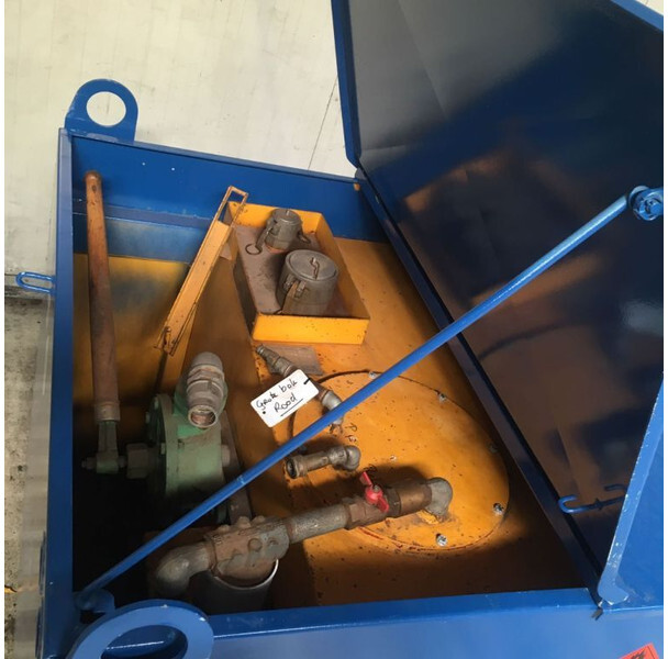 Kiwa IBC Elzinga Machinefabriek 1000 liter IBC Dieseltank met handpomp - خزان تخزين: صورة 3 Kiwa IBC Elzinga Machinefabriek 1000 liter IBC Dieseltank met handpomp - خزان تخزين: صورة 3