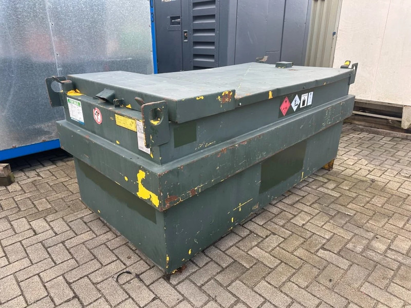 Kiwa IBC Steenbergen KIWA IBC 1500 liter dieseltank met handpomp - خزان تخزين: صورة 4 Kiwa IBC Steenbergen KIWA IBC 1500 liter dieseltank met handpomp - خزان تخزين: صورة 4