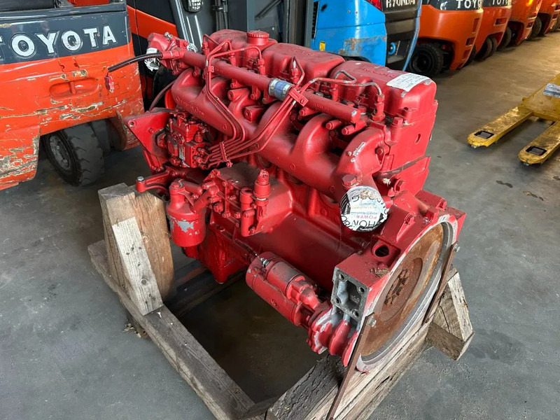 MAN D 0226 M 66 kW / 90 PK 6 cilinder diesel engine parts - محرك - معدات المناولة: صورة 4 MAN D 0226 M 66 kW / 90 PK 6 cilinder diesel engine parts - محرك - معدات المناولة: صورة 4