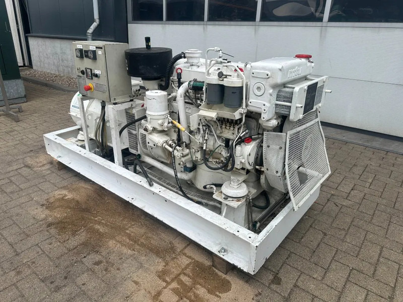 MTU 6R 099 Mercedes Benz OM 366 A 96 kVA Marine generatorset - مجموعة المولدات: صورة 4 MTU 6R 099 Mercedes Benz OM 366 A 96 kVA Marine generatorset - مجموعة المولدات: صورة 4
