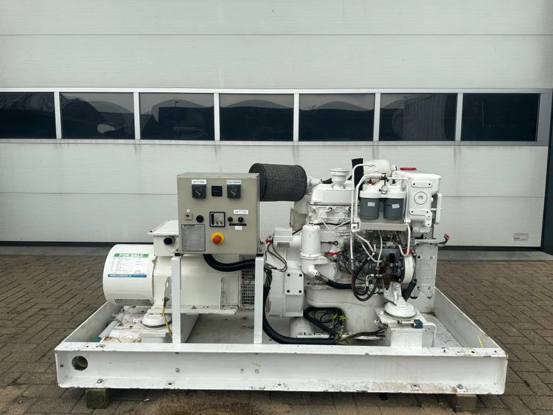 Mercedes-Benz OM 364 MTU 50 kVA Marine Scheepsvaart generatorset - مجموعة المولدات: صورة 1 Mercedes-Benz OM 364 MTU 50 kVA Marine Scheepsvaart generatorset - مجموعة المولدات: صورة 1