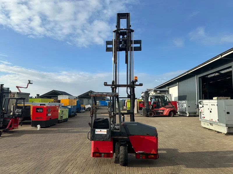 Moffett M4 20.1 Kubota Diesel Kooiaap 2 ton Duplex Sideshift Meeneemheftruck - رافعة شوكية مثبتة على شاحنة: صورة 3 Moffett M4 20.1 Kubota Diesel Kooiaap 2 ton Duplex Sideshift Meeneemheftruck - رافعة شوكية مثبتة على شاحنة: صورة 3
