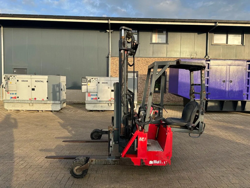 Moffett M4 20.1 Kubota Diesel Kooiaap 2 ton Sideshift Positioner Meeneemheftruck - رافعة شوكية مثبتة على شاحنة: صورة 1 Moffett M4 20.1 Kubota Diesel Kooiaap 2 ton Sideshift Positioner Meeneemheftruck - رافعة شوكية مثبتة على شاحنة: صورة 1