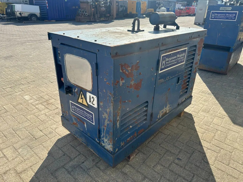 مجموعة المولدات Perkins 130.13 Mecc Alte Spa 10 kVA Silent generatorset: صورة 11