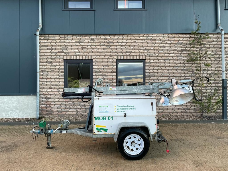 Perkins Mecc Alte Spa 5 kVA Mobiele Lichtmast Aggregaat Light Tower - برج الإنارة: صورة 1 Perkins Mecc Alte Spa 5 kVA Mobiele Lichtmast Aggregaat Light Tower - برج الإنارة: صورة 1