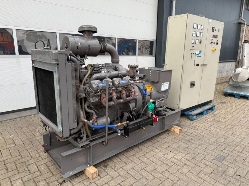 مجموعة المولدات Perkins Stamford 125 kVA noodstroom aggregaat generatorset as New ! 176 hours !: صورة 18