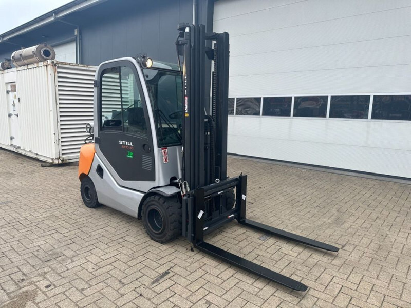 Still RX70-30T 3 ton Triplex Freelift Sideshift LPG Heftruck - رافعة شوكية تعمل بالغاز: صورة 5 Still RX70-30T 3 ton Triplex Freelift Sideshift LPG Heftruck - رافعة شوكية تعمل بالغاز: صورة 5