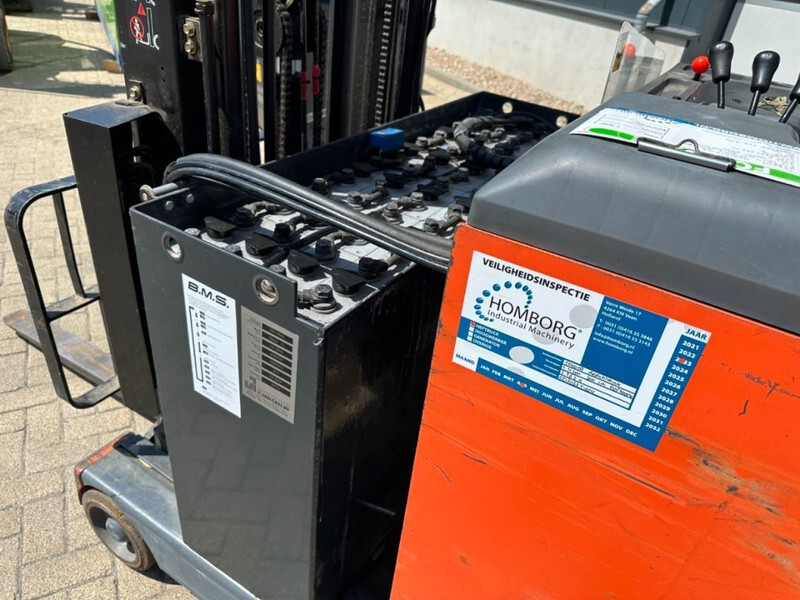 Toyota 6FBRE14 Triplex 1.4 ton Triplex Elektra Reachtruck - شاحنة مناوِلة: صورة 5 Toyota 6FBRE14 Triplex 1.4 ton Triplex Elektra Reachtruck - شاحنة مناوِلة: صورة 5