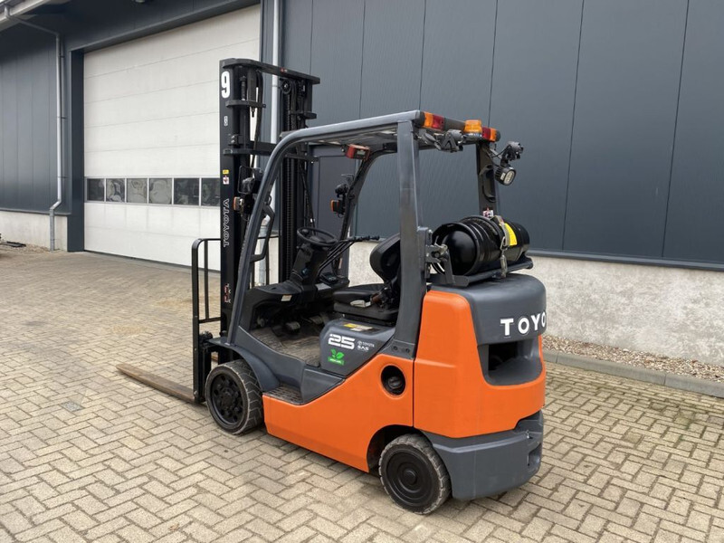 Toyota 8FGCU25 2.5 ton Duplex Sideshift LPG Heftruck - رافعة شوكية تعمل بالغاز: صورة 2 Toyota 8FGCU25 2.5 ton Duplex Sideshift LPG Heftruck - رافعة شوكية تعمل بالغاز: صورة 2