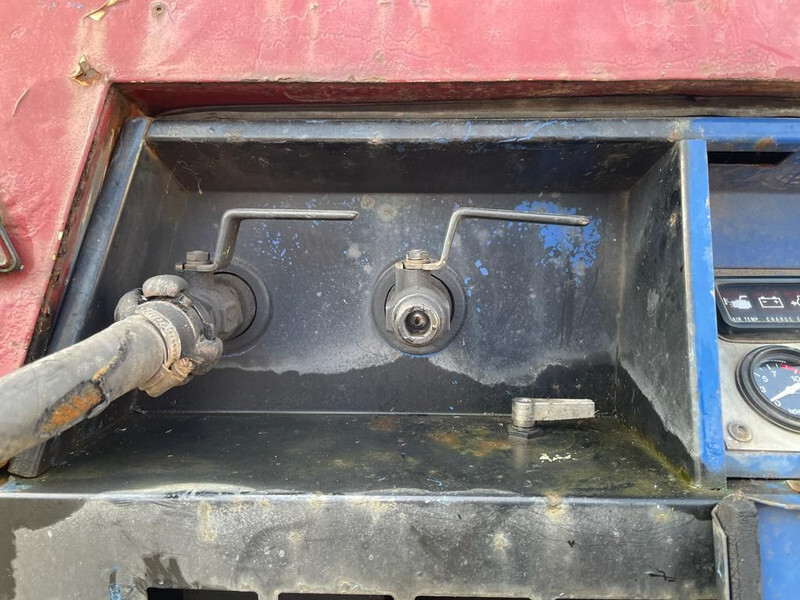 Yanmar 3 m3 / min 10 Bar PDS 90S Diesel Compressor - الضاغط: صورة 5 Yanmar 3 m3 / min 10 Bar PDS 90S Diesel Compressor - الضاغط: صورة 5
