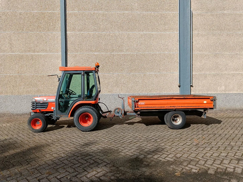Kubota B2410 met Nimos Kipper - جرار السحب الكهربائي: صورة 3 Kubota B2410 met Nimos Kipper - جرار السحب الكهربائي: صورة 3