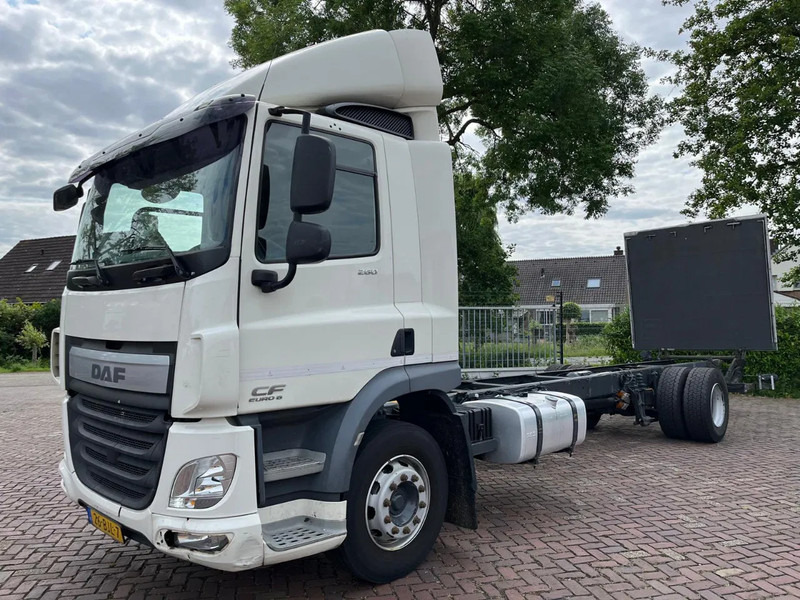 DAF CF 260 CF 260 FA CHASSIS CABINE EURO 6 - شاحنة هيكل كابينة: صورة 1 DAF CF 260 CF 260 FA CHASSIS CABINE EURO 6 - شاحنة هيكل كابينة: صورة 1