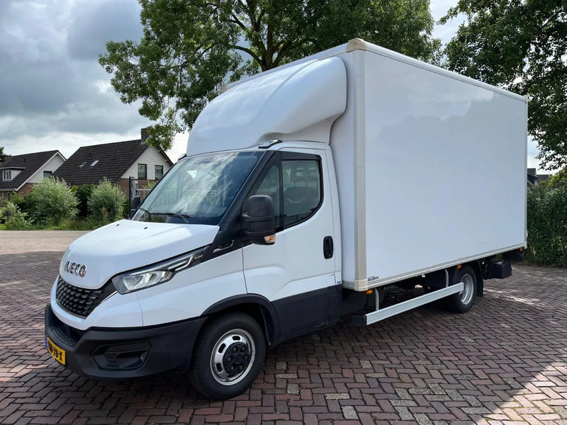 Iveco Daily 35C16 Laadklep (15 diverse modellen op voorraad) - شاحنة مغلقة الصندوق, الشاحنات الصغيرة كابينة مزدوجة: صورة 1 Iveco Daily 35C16 Laadklep (15 diverse modellen op voorraad) - شاحنة مغلقة الصندوق, الشاحنات الصغيرة كابينة مزدوجة: صورة 1