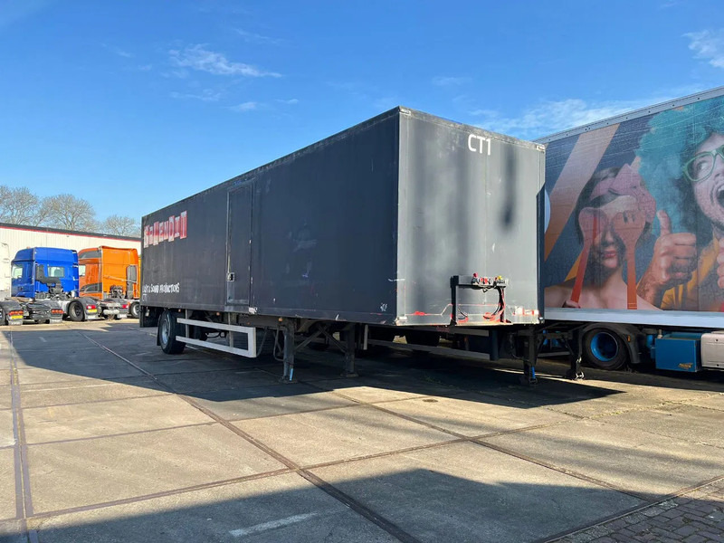 Netam-Fruehauf ONCRK 22110 - نصف مقطورة صندوق مغلق: صورة 1 Netam-Fruehauf ONCRK 22110 - نصف مقطورة صندوق مغلق: صورة 1