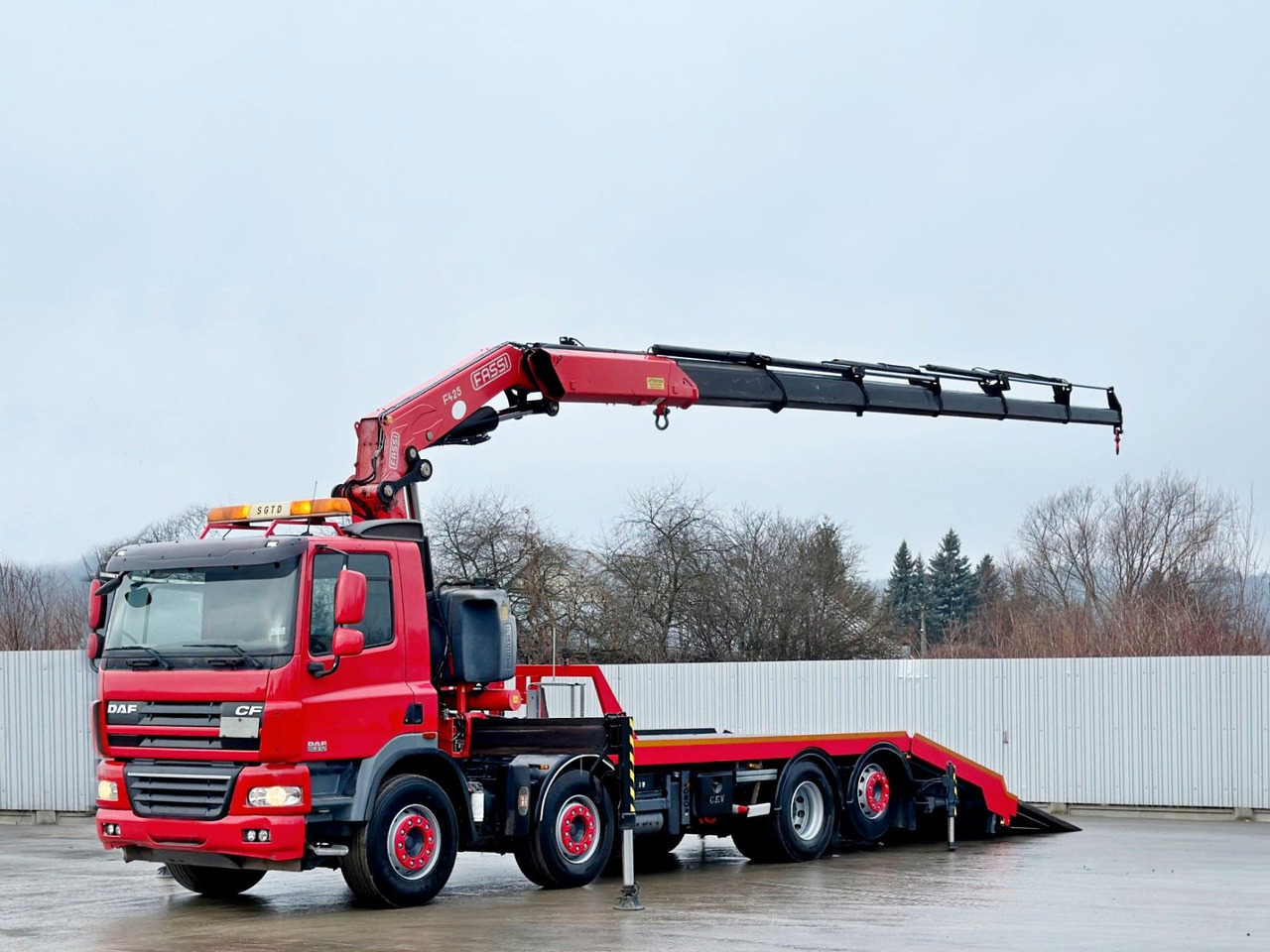 DAF 85.510*ABSCHLEPPWAGEN 8,00m+ FASSI F4 A.2.26 - شاحنة سحب: صورة 2 DAF 85.510*ABSCHLEPPWAGEN 8,00m+ FASSI F4 A.2.26 - شاحنة سحب: صورة 2