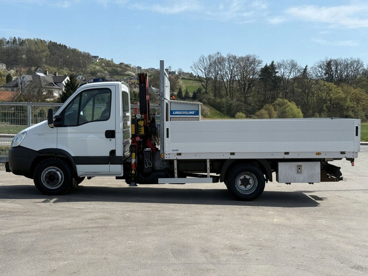Iveco Daily 65C14 Pritsche 3,75 m FASSI F38 A.22 - شاحنة مفتوحة: صورة 4 Iveco Daily 65C14 Pritsche 3,75 m FASSI F38 A.22 - شاحنة مفتوحة: صورة 4