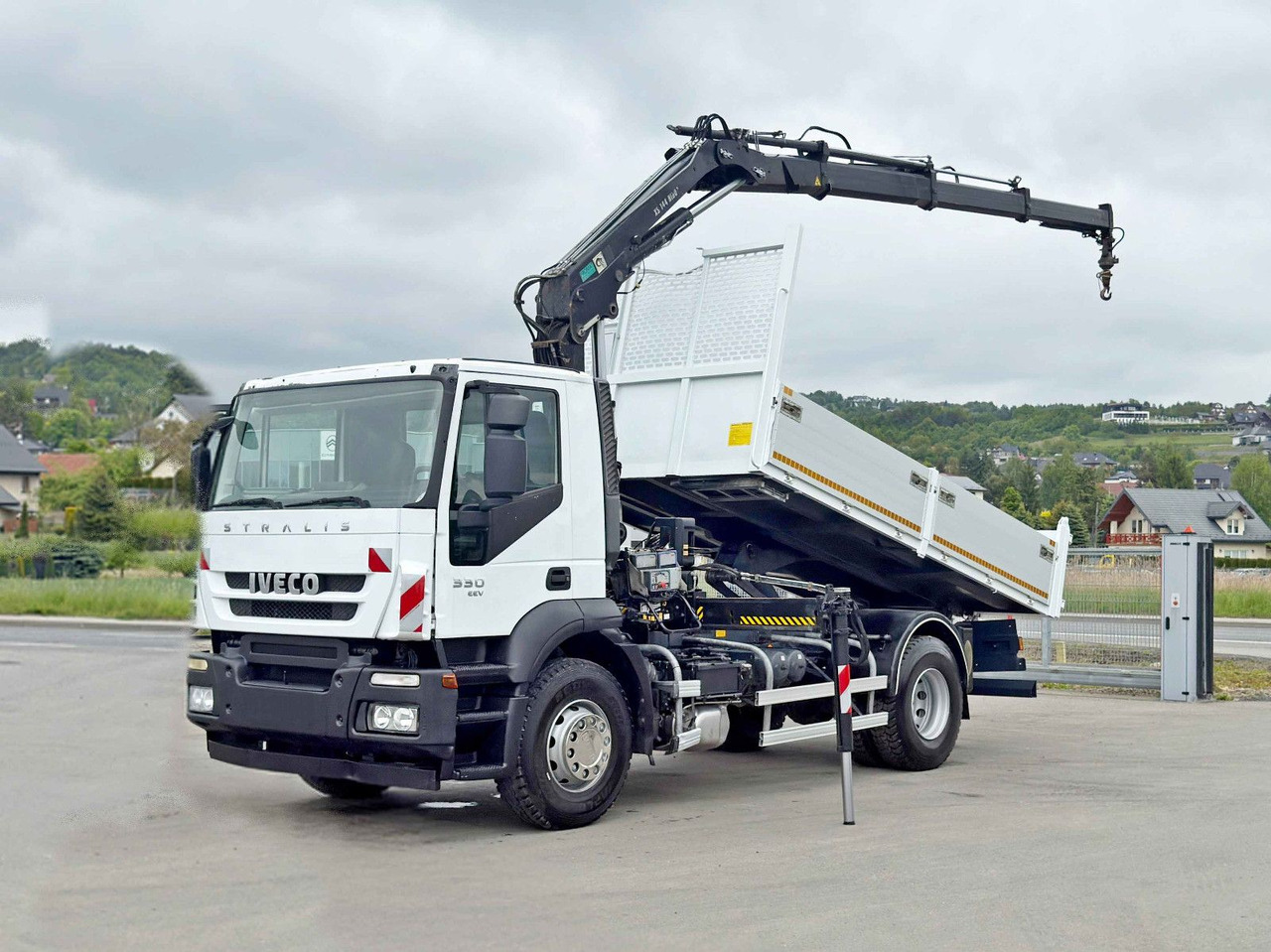 Iveco STRALIS 330 *HIAB 144 BS-3 HIDUO* TOPZUSTAND - شاحنة كرين: صورة 2 Iveco STRALIS 330 *HIAB 144 BS-3 HIDUO* TOPZUSTAND - شاحنة كرين: صورة 2