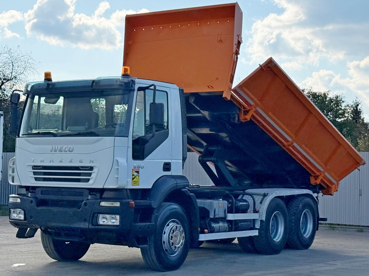 Iveco TRAKKER 380 * Kipper 5,25 m + BORDMATIC / 6x4 - شاحنة قلاب, شاحنة كرين: صورة 3 Iveco TRAKKER 380 * Kipper 5,25 m + BORDMATIC / 6x4 - شاحنة قلاب, شاحنة كرين: صورة 3
