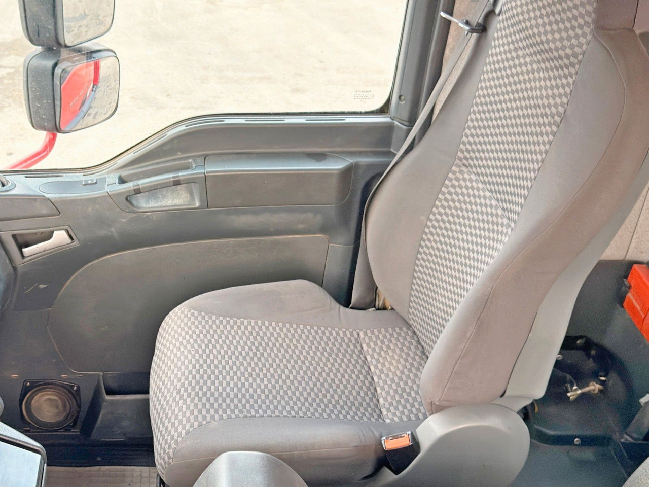 شاحنة قلاب, شاحنة كرين MAN TGA 33.350 * BORDMATIC *6x4 * TOPZUSTAND: صورة 9 شاحنة قلاب, شاحنة كرين MAN TGA 33.350 * BORDMATIC *6x4 * TOPZUSTAND: صورة 9