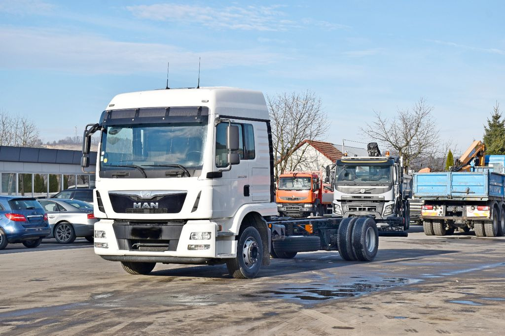 MAN TGM 12.290* FAHRGESTELL 6,30 m * TOPZUSTAND - شاحنة هيكل كابينة: صورة 2 MAN TGM 12.290* FAHRGESTELL 6,30 m * TOPZUSTAND - شاحنة هيكل كابينة: صورة 2