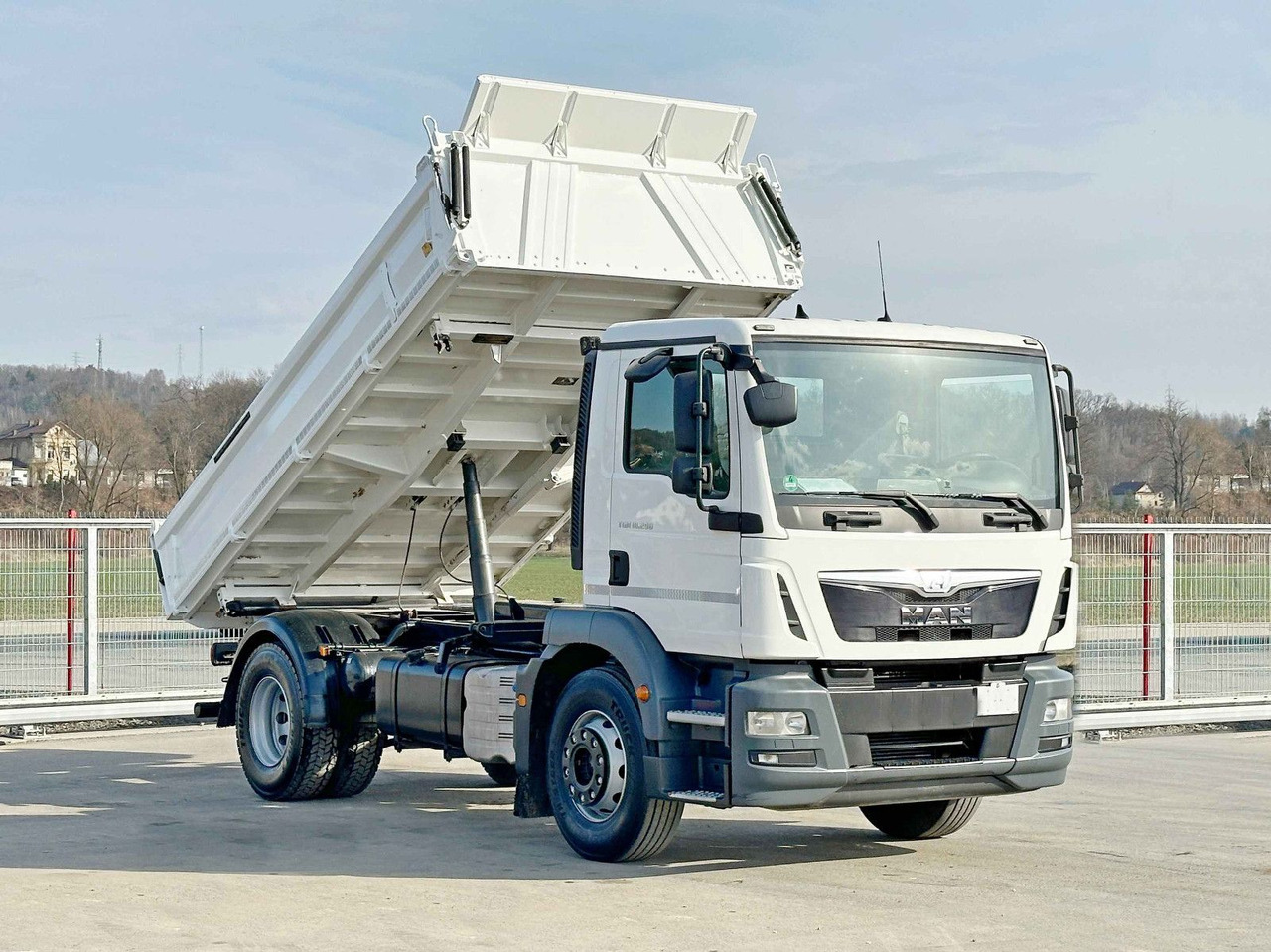 MAN TGM 18.290* Kipper 4,60 m * TOPZUSTAND - شاحنة قلاب, شاحنة كرين: صورة 1 MAN TGM 18.290* Kipper 4,60 m * TOPZUSTAND - شاحنة قلاب, شاحنة كرين: صورة 1