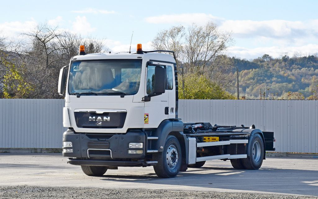 MAN TGS 18.320 Abrollkipper * Top Zustand! MAN TGS 18.320 Abrollkipper * Top Zustand! - شاحنة ذات خطاف: صورة 1 MAN TGS 18.320 Abrollkipper * Top Zustand! MAN TGS 18.320 Abrollkipper * Top Zustand! - شاحنة ذات خطاف: صورة 1