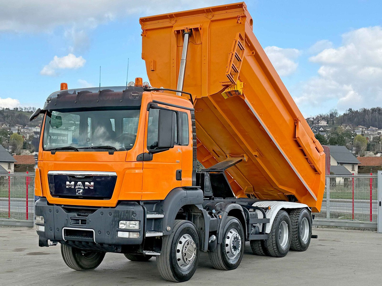 MAN TGS 35.360 KIPPER * 8x6 * TOPZUSTAND - شاحنة قلاب: صورة 4 MAN TGS 35.360 KIPPER * 8x6 * TOPZUSTAND - شاحنة قلاب: صورة 4