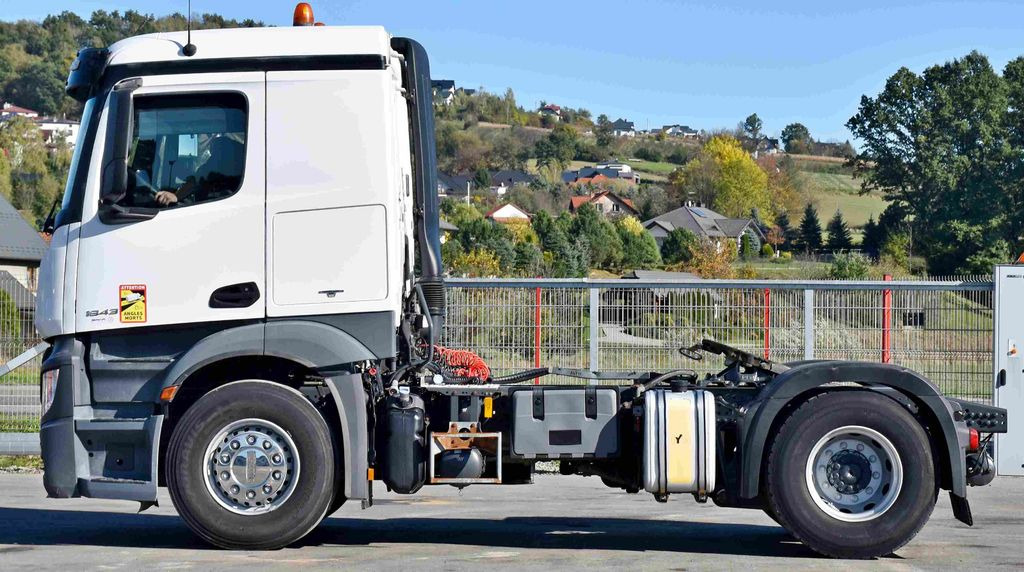 Mercedes-Benz ACTROS 1843 * Sattelzugmaschine * TOPZUSTAND Mercedes-Benz ACTROS 1843 * Sattelzugmaschine * TOPZUSTAND - وحدة جر: صورة 3 Mercedes-Benz ACTROS 1843 * Sattelzugmaschine * TOPZUSTAND Mercedes-Benz ACTROS 1843 * Sattelzugmaschine * TOPZUSTAND - وحدة جر: صورة 3