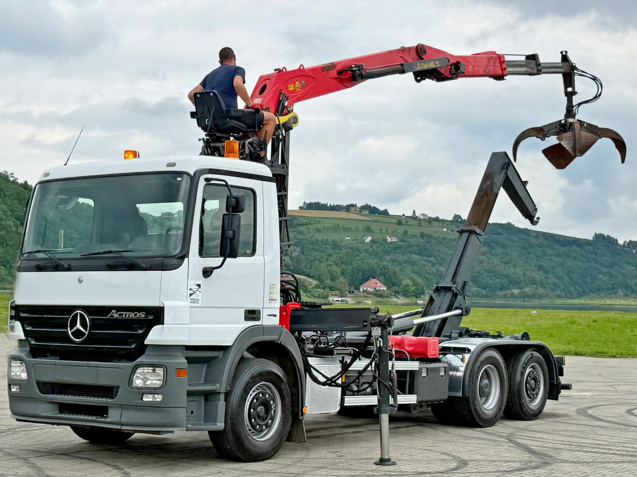 Mercedes-Benz ACTROS 2541 * ABROLLKIPPER * EPSILON E140Z81*TOP - شاحنة ذات خطاف, شاحنة كرين: صورة 2 Mercedes-Benz ACTROS 2541 * ABROLLKIPPER * EPSILON E140Z81*TOP - شاحنة ذات خطاف, شاحنة كرين: صورة 2