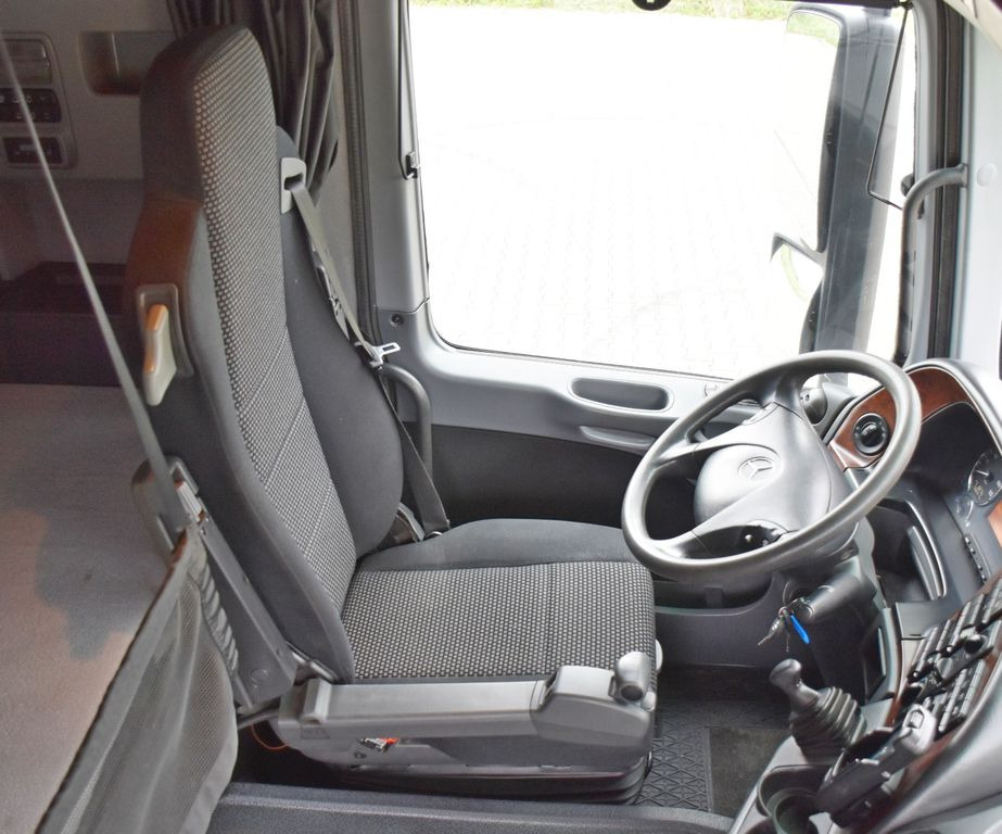 Interior photo 2: شاحنة كرين, شاحنات مسطحة Mercedes-Benz ACTROS 2544 * HIAB 377 E - 8 HIPRO + FUNK* TOP Mercedes-Benz ACTROS 2544 * HIAB 377 E - 8 HIPRO + FUNK* TOP