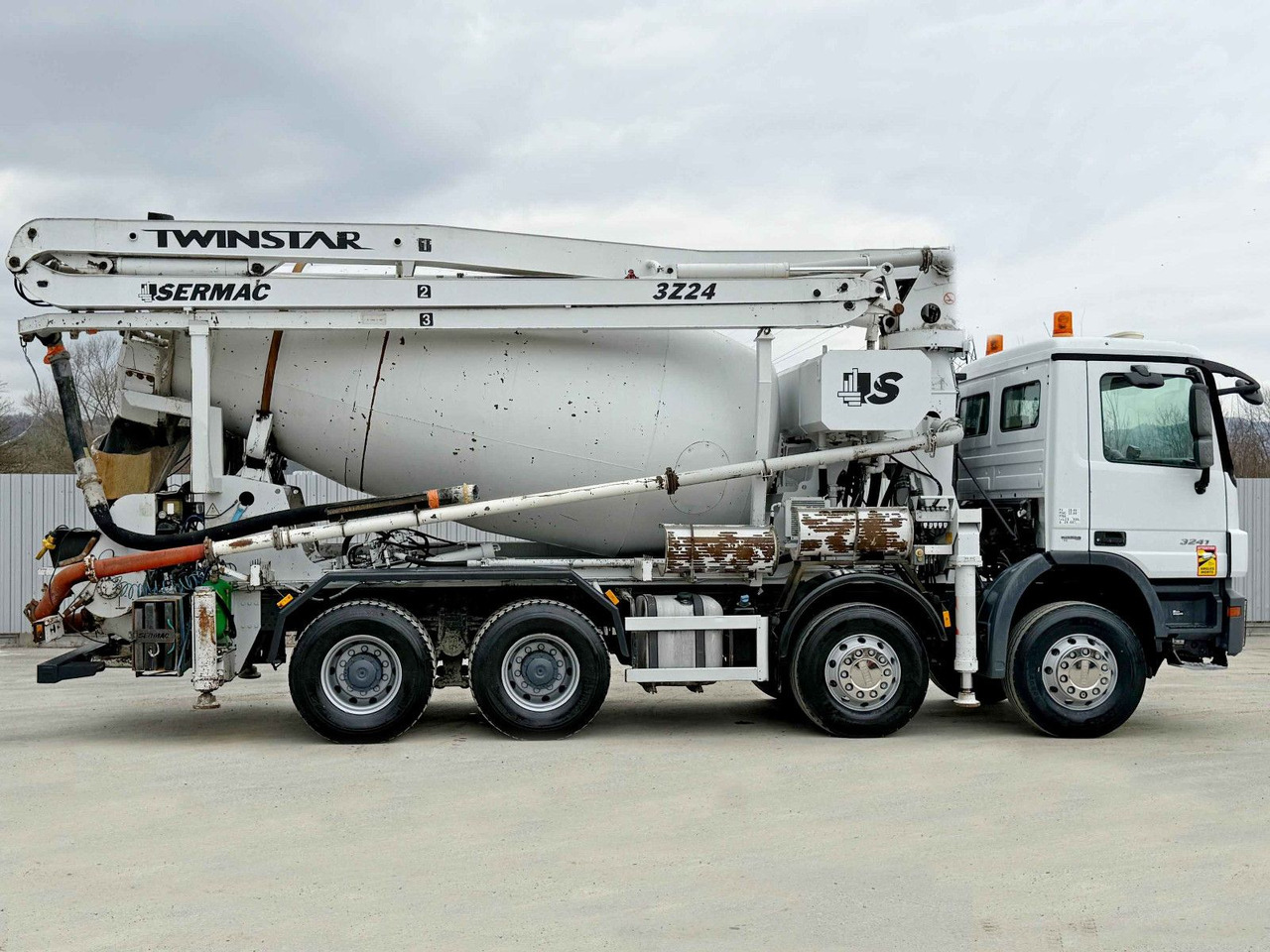 Mercedes-Benz ACTROS 3241 * Betonpumpe 24 m + FUNK / 8x4 - مضخة خرسانة: صورة 3 Mercedes-Benz ACTROS 3241 * Betonpumpe 24 m + FUNK / 8x4 - مضخة خرسانة: صورة 3