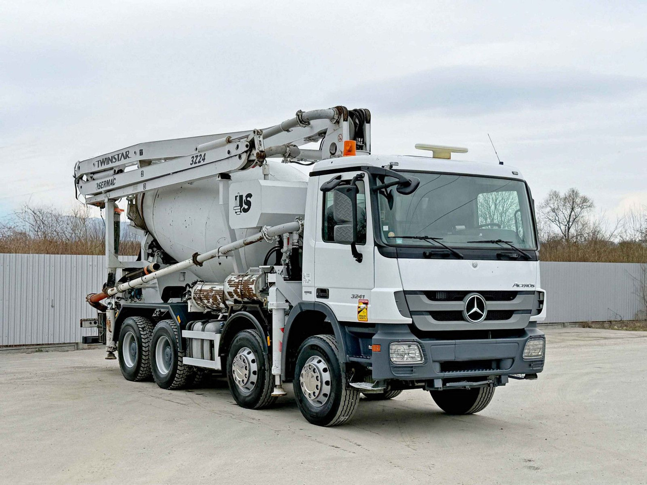 Mercedes-Benz ACTROS 3241 * Betonpumpe 24 m + FUNK / 8x4 - مضخة خرسانة: صورة 1 Mercedes-Benz ACTROS 3241 * Betonpumpe 24 m + FUNK / 8x4 - مضخة خرسانة: صورة 1