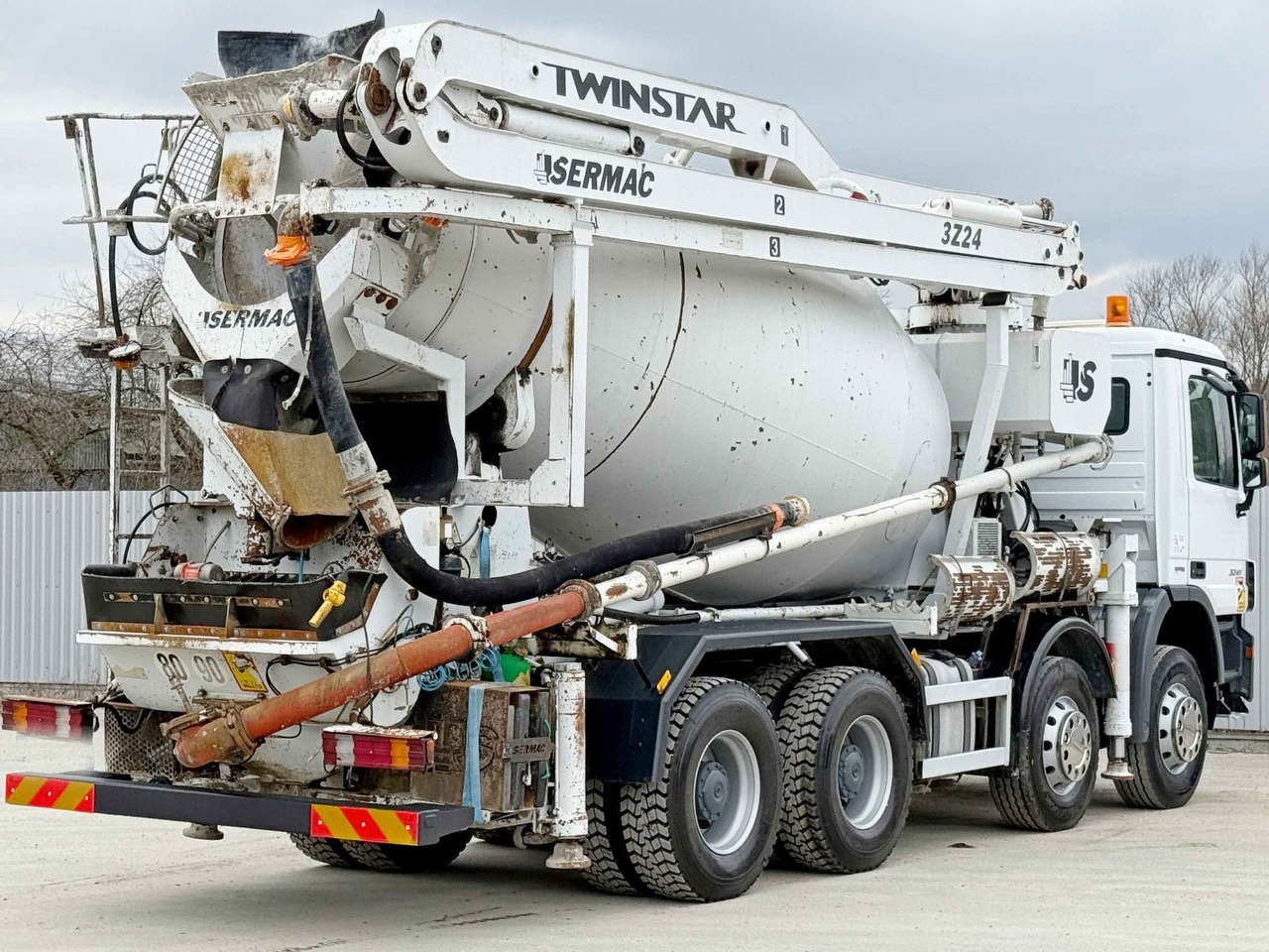 Mercedes-Benz ACTROS 3241 * Betonpumpe 24 m + FUNK / 8x4 - مضخة خرسانة: صورة 4 Mercedes-Benz ACTROS 3241 * Betonpumpe 24 m + FUNK / 8x4 - مضخة خرسانة: صورة 4
