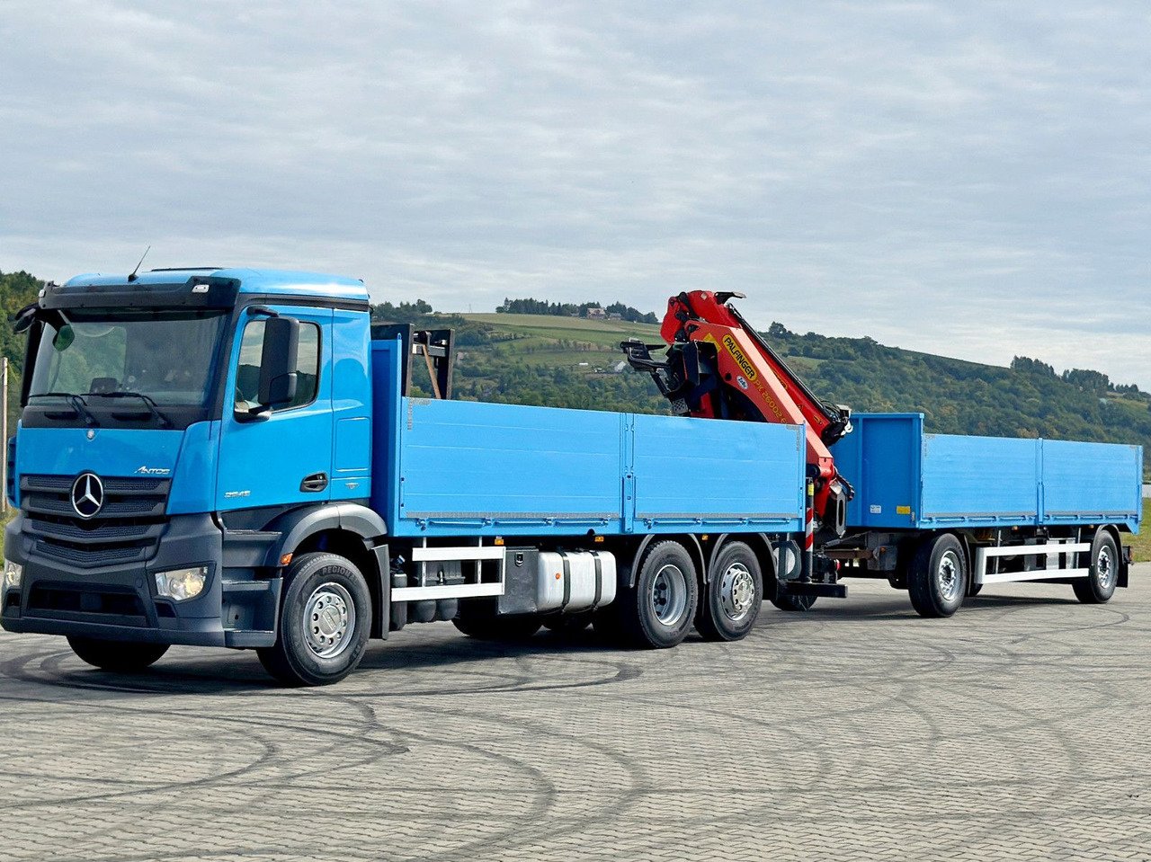 Mercedes-Benz ANTOS 2545*PK 26002-EHE+JIB PJ060A+Anhänger/FUNK - شاحنة كرين: صورة 4 Mercedes-Benz ANTOS 2545*PK 26002-EHE+JIB PJ060A+Anhänger/FUNK - شاحنة كرين: صورة 4