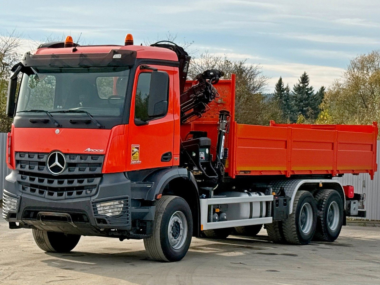 Mercedes-Benz AROCS 2640 *HIAB 144 BS - 3/FUNK + * 6x4 - شاحنة كرين: صورة 4 Mercedes-Benz AROCS 2640 *HIAB 144 BS - 3/FUNK + * 6x4 - شاحنة كرين: صورة 4