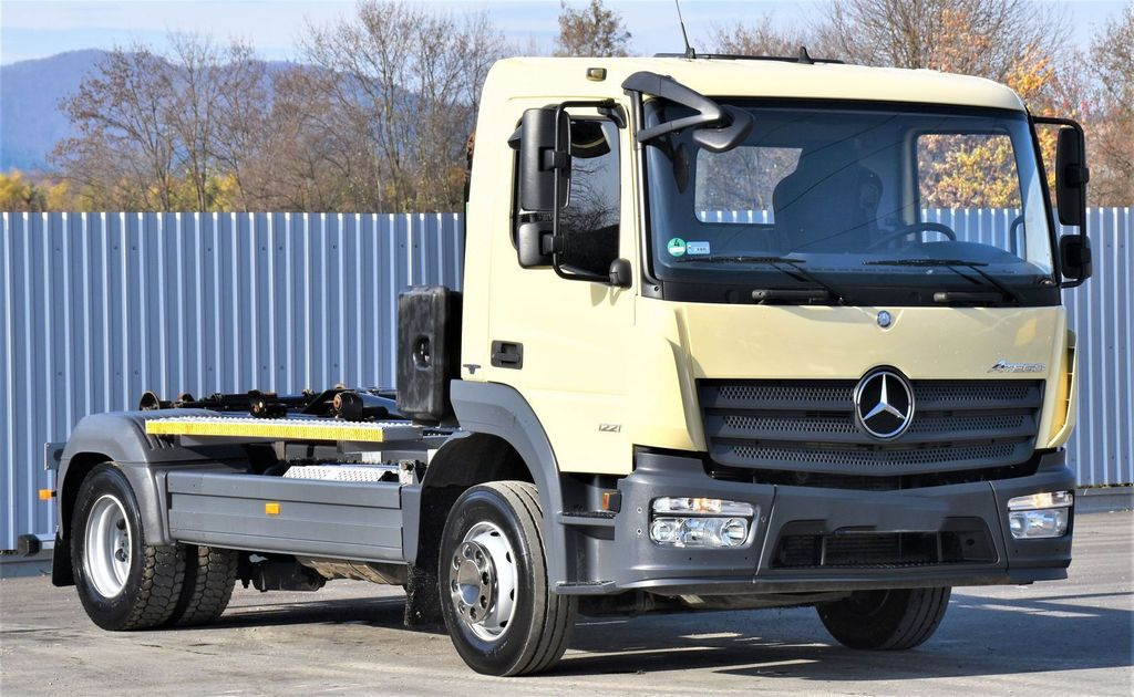 Mercedes-Benz ATEGO 1221 * ABROLLKIPPER * TOPZUSTAND Mercedes-Benz ATEGO 1221 * ABROLLKIPPER * TOPZUSTAND - شاحنة ذات خطاف, شاحنة كرين: صورة 3 Mercedes-Benz ATEGO 1221 * ABROLLKIPPER * TOPZUSTAND Mercedes-Benz ATEGO 1221 * ABROLLKIPPER * TOPZUSTAND - شاحنة ذات خطاف, شاحنة كرين: صورة 3