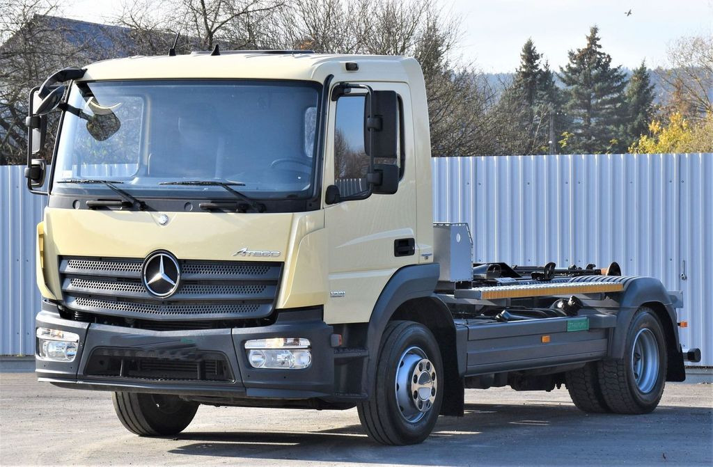 Mercedes-Benz ATEGO 1221 * ABROLLKIPPER * TOPZUSTAND Mercedes-Benz ATEGO 1221 * ABROLLKIPPER * TOPZUSTAND - شاحنة ذات خطاف, شاحنة كرين: صورة 4 Mercedes-Benz ATEGO 1221 * ABROLLKIPPER * TOPZUSTAND Mercedes-Benz ATEGO 1221 * ABROLLKIPPER * TOPZUSTAND - شاحنة ذات خطاف, شاحنة كرين: صورة 4
