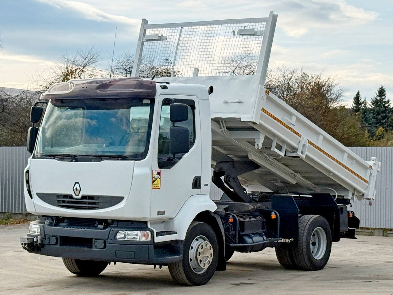 Renault MIDLUM 220 DCI *KIPPER 3,80m * BORDMATIC - شاحنة قلاب, شاحنة كرين: صورة 2 Renault MIDLUM 220 DCI *KIPPER 3,80m * BORDMATIC - شاحنة قلاب, شاحنة كرين: صورة 2