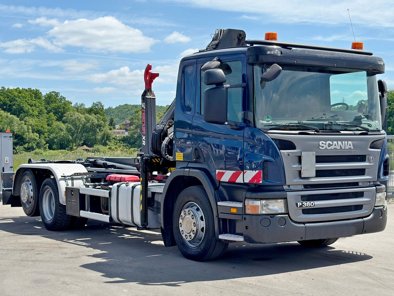 Scania P 360 * ABROLLKIPPER * HIAB 111 BS -2 HIDUO/FUNK - شاحنة ذات خطاف, شاحنة كرين: صورة 3 Scania P 360 * ABROLLKIPPER * HIAB 111 BS -2 HIDUO/FUNK - شاحنة ذات خطاف, شاحنة كرين: صورة 3