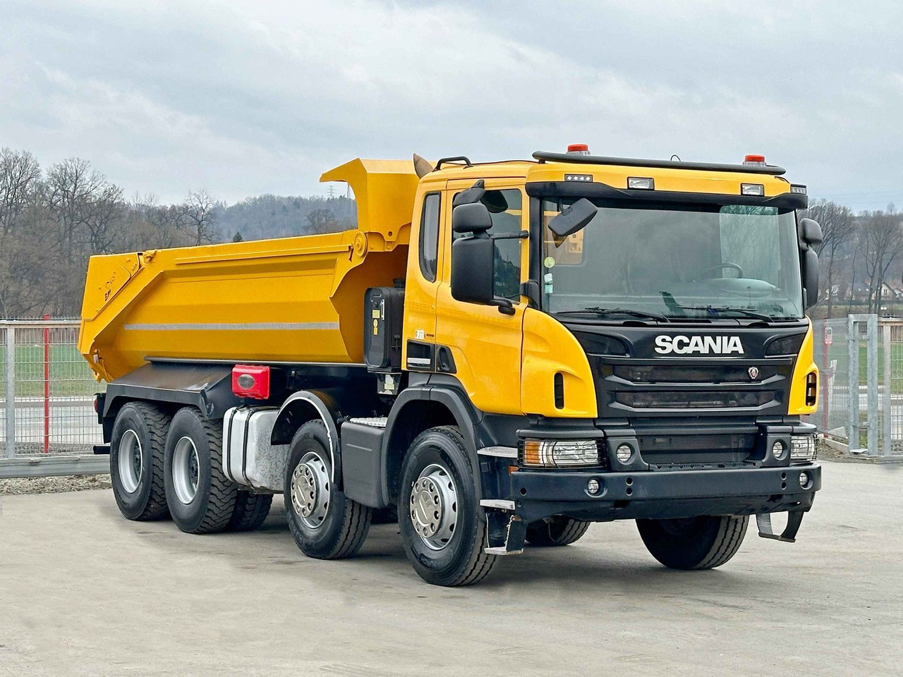 Scania P 400 Kipper * 8x4 * TOPZUSTAND ! - شاحنة قلاب: صورة 1 Scania P 400 Kipper * 8x4 * TOPZUSTAND ! - شاحنة قلاب: صورة 1