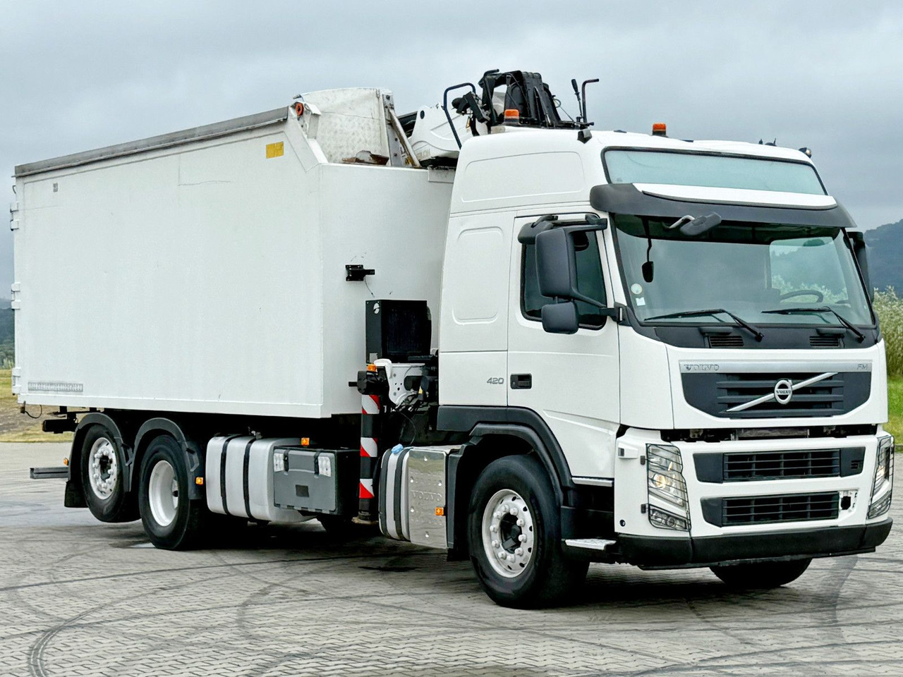 Volvo FM 420 Kipper 6,20 m * EPSILON Q150L75 *TOP - شاحنة كرين: صورة 4 Volvo FM 420 Kipper 6,20 m * EPSILON Q150L75 *TOP - شاحنة كرين: صورة 4