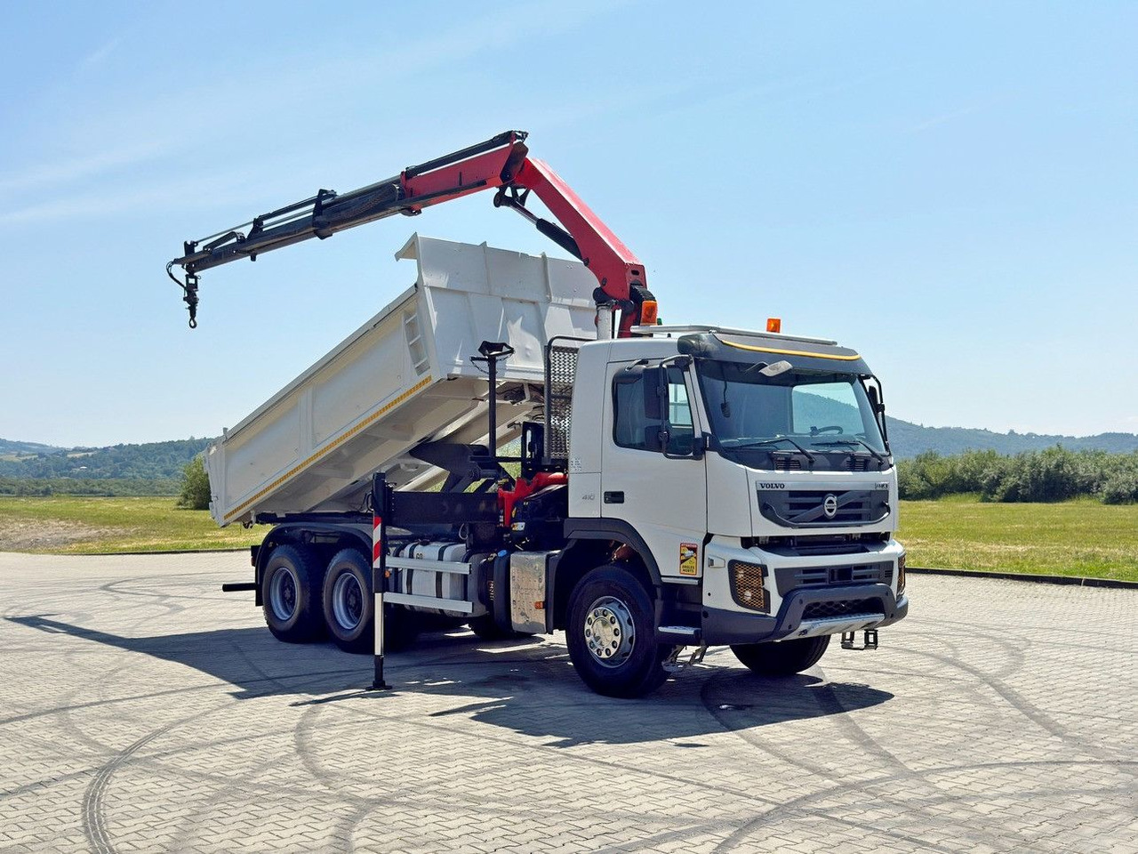 Volvo FMX 410 Kipper 4,70m *PK 14002-EH B/FUNK *6x4 - شاحنة كرين: صورة 2 Volvo FMX 410 Kipper 4,70m *PK 14002-EH B/FUNK *6x4 - شاحنة كرين: صورة 2