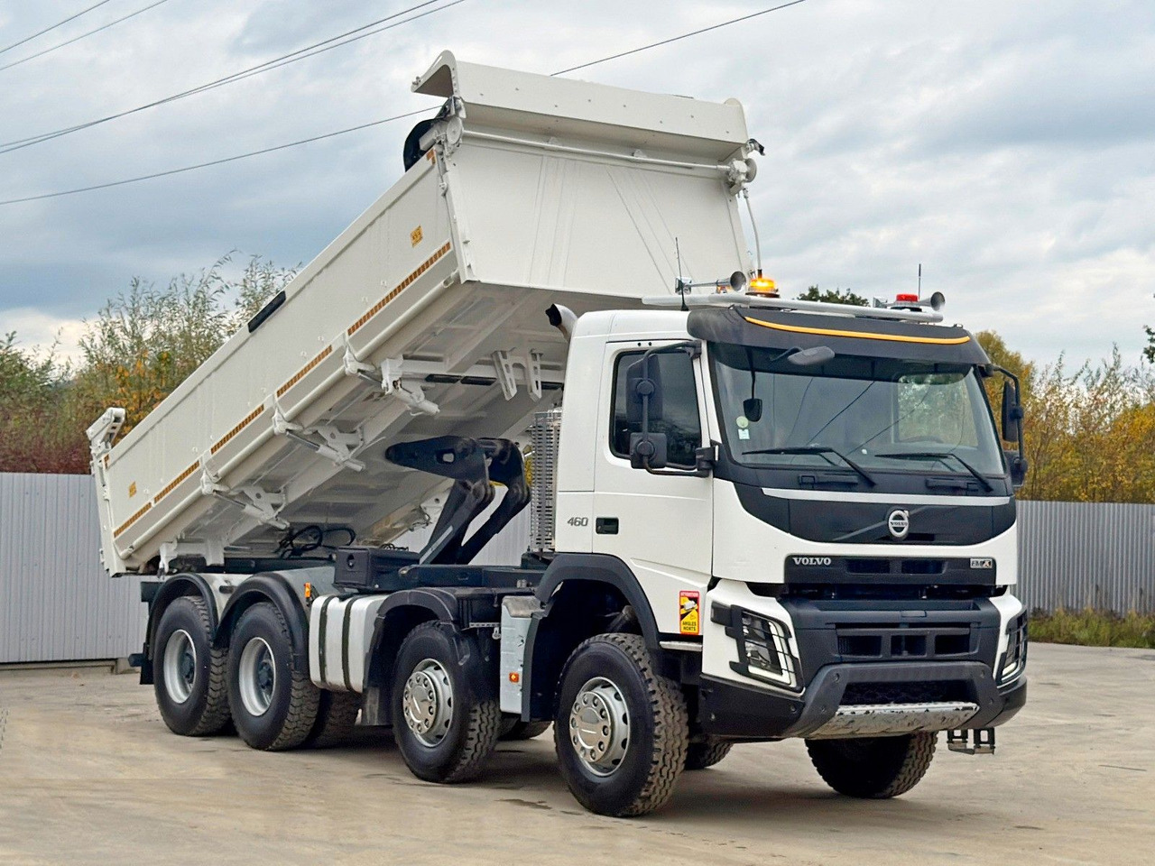 Volvo FMX 460 Kipper * BORDMATIC * 8x4 * TOPZUSTAND - شاحنة قلاب: صورة 3 Volvo FMX 460 Kipper * BORDMATIC * 8x4 * TOPZUSTAND - شاحنة قلاب: صورة 3