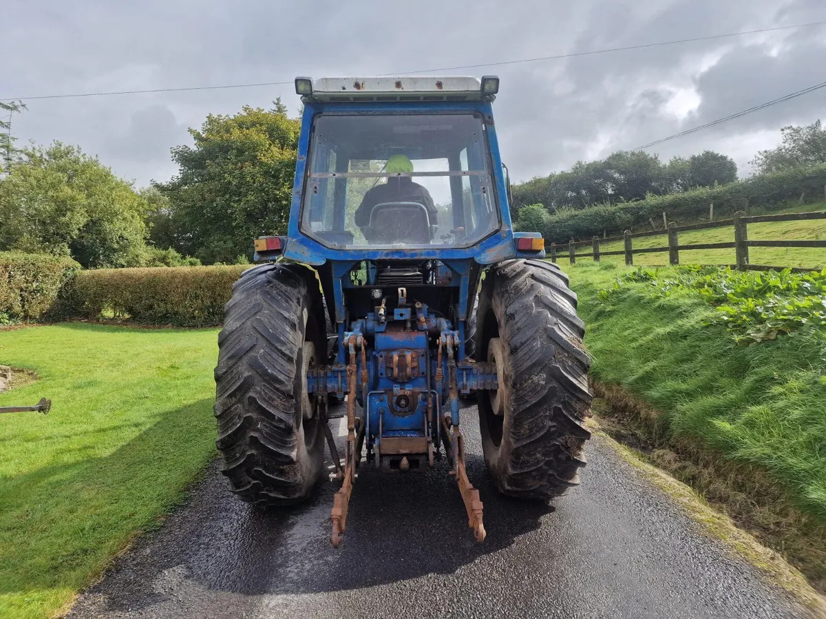 Ford TW15 - جرار: صورة 4 Ford TW15 - جرار: صورة 4