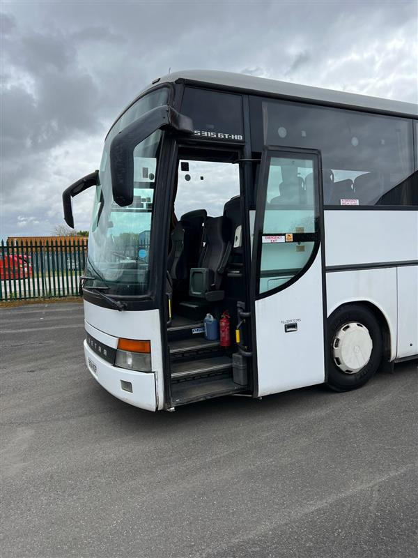 2004 Setra 315 GT 49 Seat coach, MOT November, 6 cylinder, 6 speed manual, excellent runner. - مركبة كوتش: صورة 2 2004 Setra 315 GT 49 Seat coach, MOT November, 6 cylinder, 6 speed manual, excellent runner. - مركبة كوتش: صورة 2