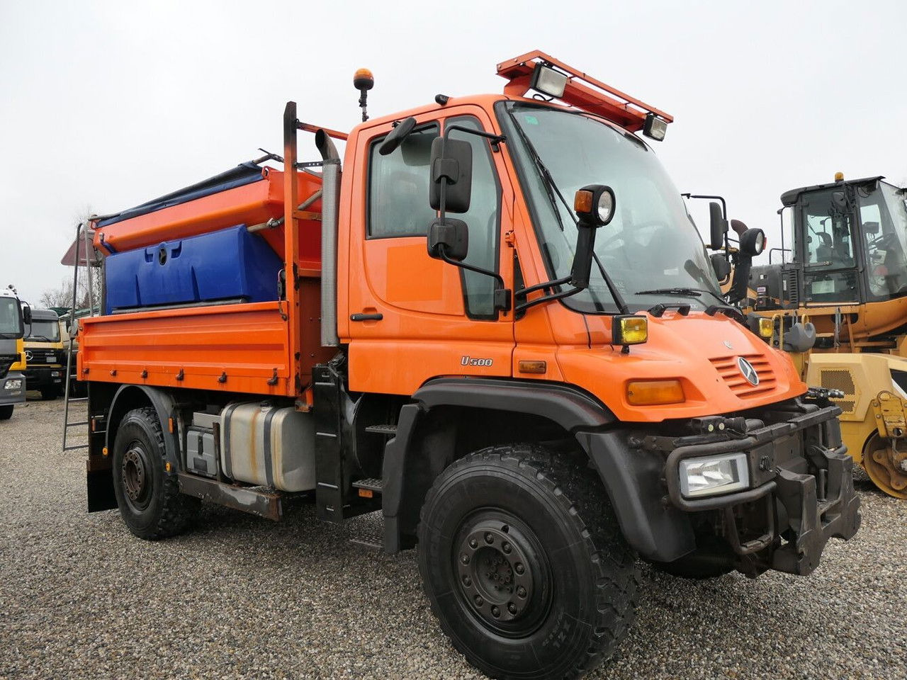 Mercedes-Benz Unimog U500 - جرافة ثلج: صورة 3 Mercedes-Benz Unimog U500 - جرافة ثلج: صورة 3