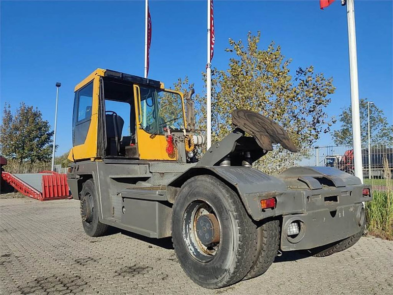 Terberg RT222 4x4 - جرار المحطة: صورة 5 Terberg RT222 4x4 - جرار المحطة: صورة 5