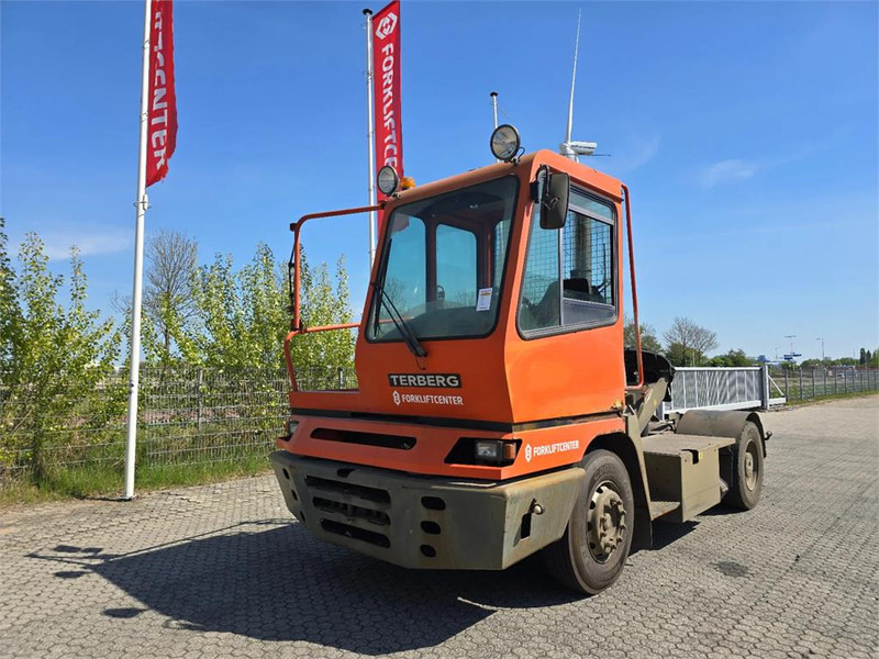 Terberg YT182 - جرار المحطة: صورة 2 Terberg YT182 - جرار المحطة: صورة 2