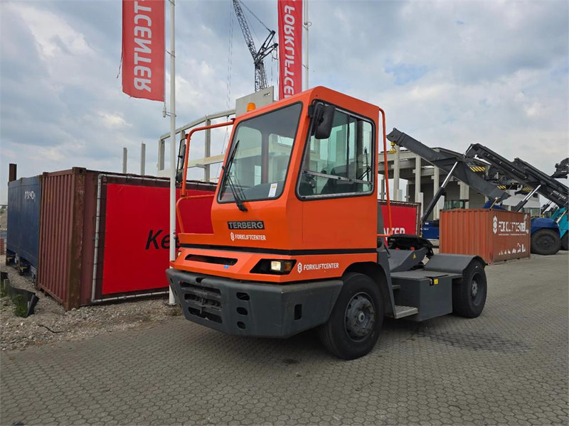 Terberg YT182 - جرار المحطة: صورة 2 Terberg YT182 - جرار المحطة: صورة 2